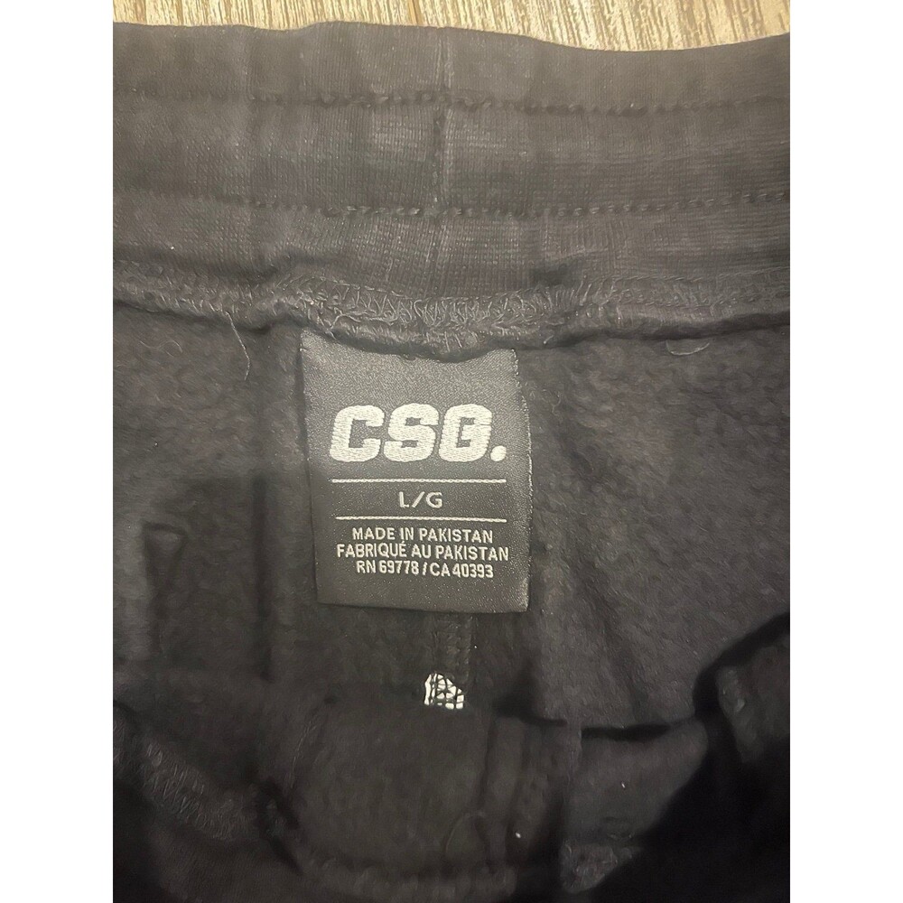 Shorts - Picture 3 of 4